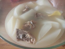 萝卜炖排骨汤