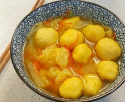鱼丸虫草蘑菇白菜汤