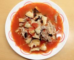 西红柿金针菇鲜菇炒肉