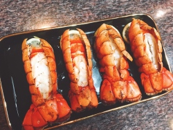 炙烤龙虾尾 Broiled Lobster Tails