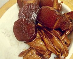 电饭锅版萝卜腐竹炖五花肉