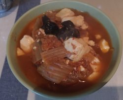 家常金枪鱼泡菜豆腐汤