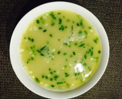 浓鲜翠绿的鲫鱼蚕豆汤