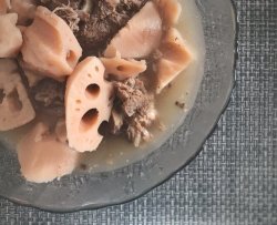 筒子骨煨藕汤
