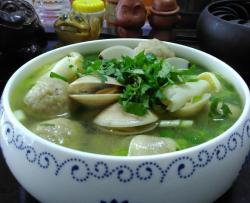 蛤蜊肉丸海鲜菇汤