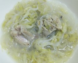 酸菜排骨汤