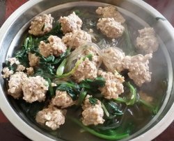 菠菜肉丸粉条汤