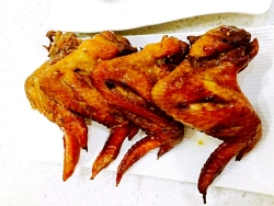 越南口味的烤鸡翅