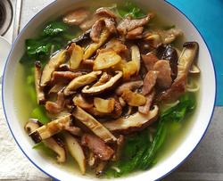 香菇肉丝面