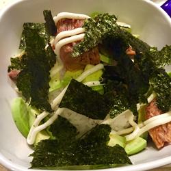 一人食:吞拿鱼牛油果拌饭