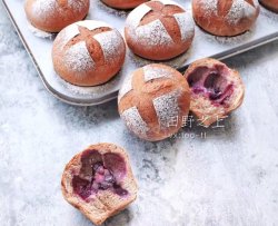 田野之上—波兰种可可乳酪蓝莓爆浆面包