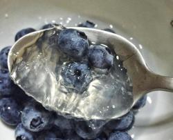 蓝莓牛奶燕窝盅