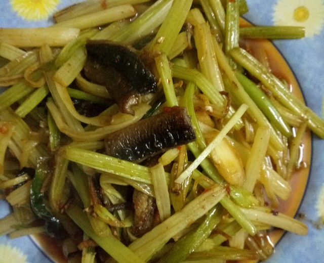 芹菜炒黄鳝