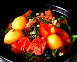 看图做菜之:番茄土豆牛腩煲