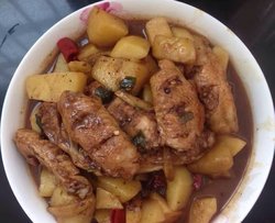 土豆炖鸡翅