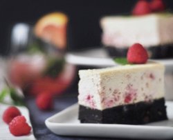 树莓芝士布朗尼蛋糕