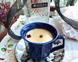 金边玫瑰丝滑奶茶