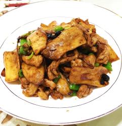 蚝油豆豉香煎杏鲍菇青椒肉丝