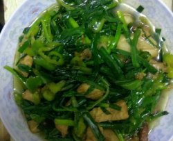 韭菜茶树菇炒肉片