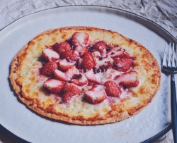 薄饼莓果披萨