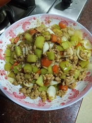 杂蔬炒肉末