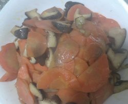 胡萝卜炒香菇