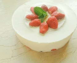 超简单超装*草莓牛奶芝士春天蛋糕