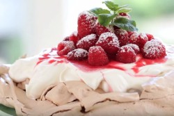 蓝莓蛋白酥Pavlova