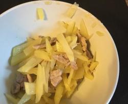 一个人在德国的单人菜:土豆丝炒肉丝
