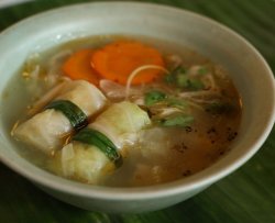 洋白菜虾肉卷鲜蔬汤