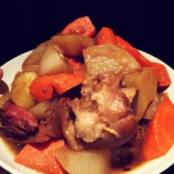 猪肉炖红白萝卜土豆