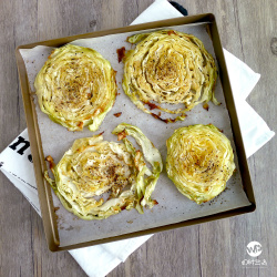 Garlic Rubbed Roasted Cabbage Steaks 蒜烤圆白菜排