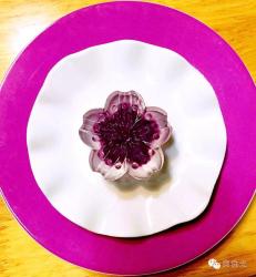 用艺术的方式对待甜点,外皮Q弹,内馅软糯的水晶紫薯月饼