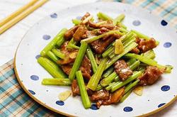 芹菜炒牛肉