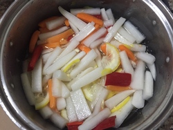 自制腌萝卜