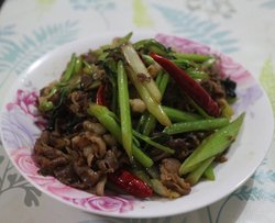 无油芹菜羊肉