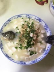河鲫鱼豆腐汤