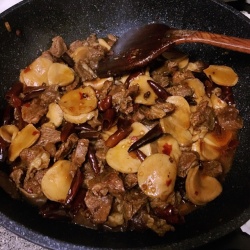 杏鲍菇炖牛肉