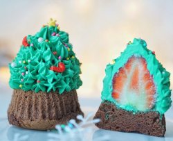 草莓圣诞树-圣诞杯子蛋糕装饰