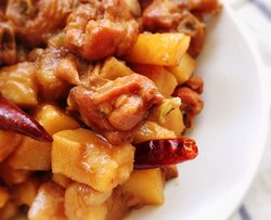 土豆炖雞塊