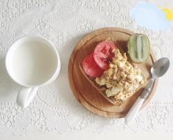 金枪鱼鸡蛋时蔬全麦吐司快手早餐营养早餐孕期饮食