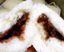 松软豆沙包