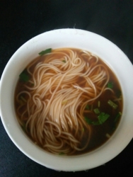 一碗朴素的酱油面