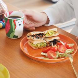 咖喱鸡+金平鹿尾菜,甜咸搭配的hot sandwich
