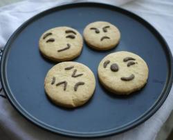 emoji表情包饼干