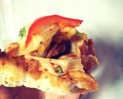 美味韩式鸡肉披萨