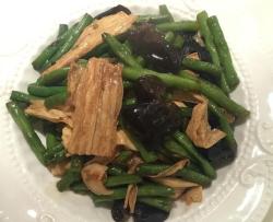 蚝油素炒腐竹四季豆-孕期素食