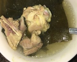 海带鸡肉汤
