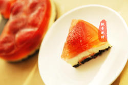 草莓果冻乳酪蛋糕 - 草莓季又开始啦,换个花样吃草莓吧