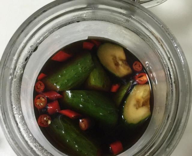 超简单的酸辣腌黄瓜